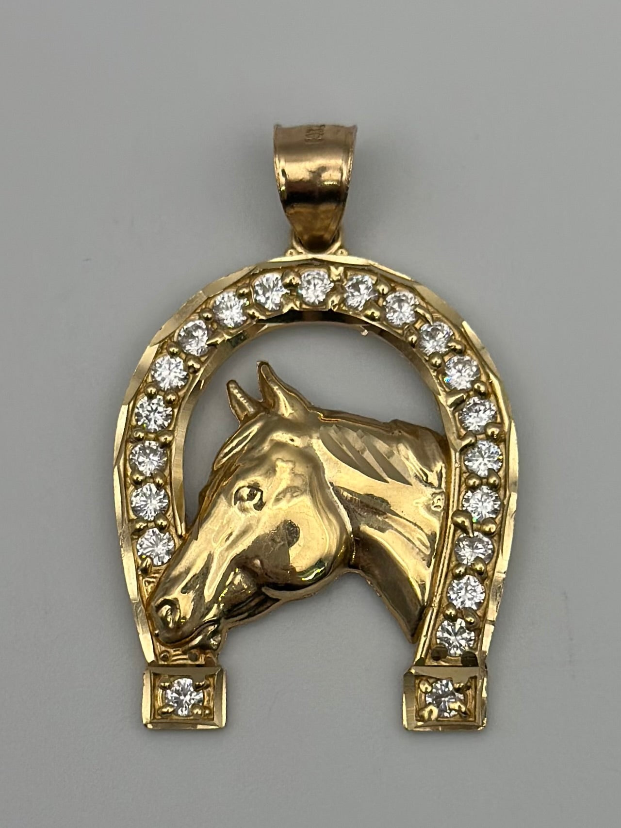 Horseshoe pendant