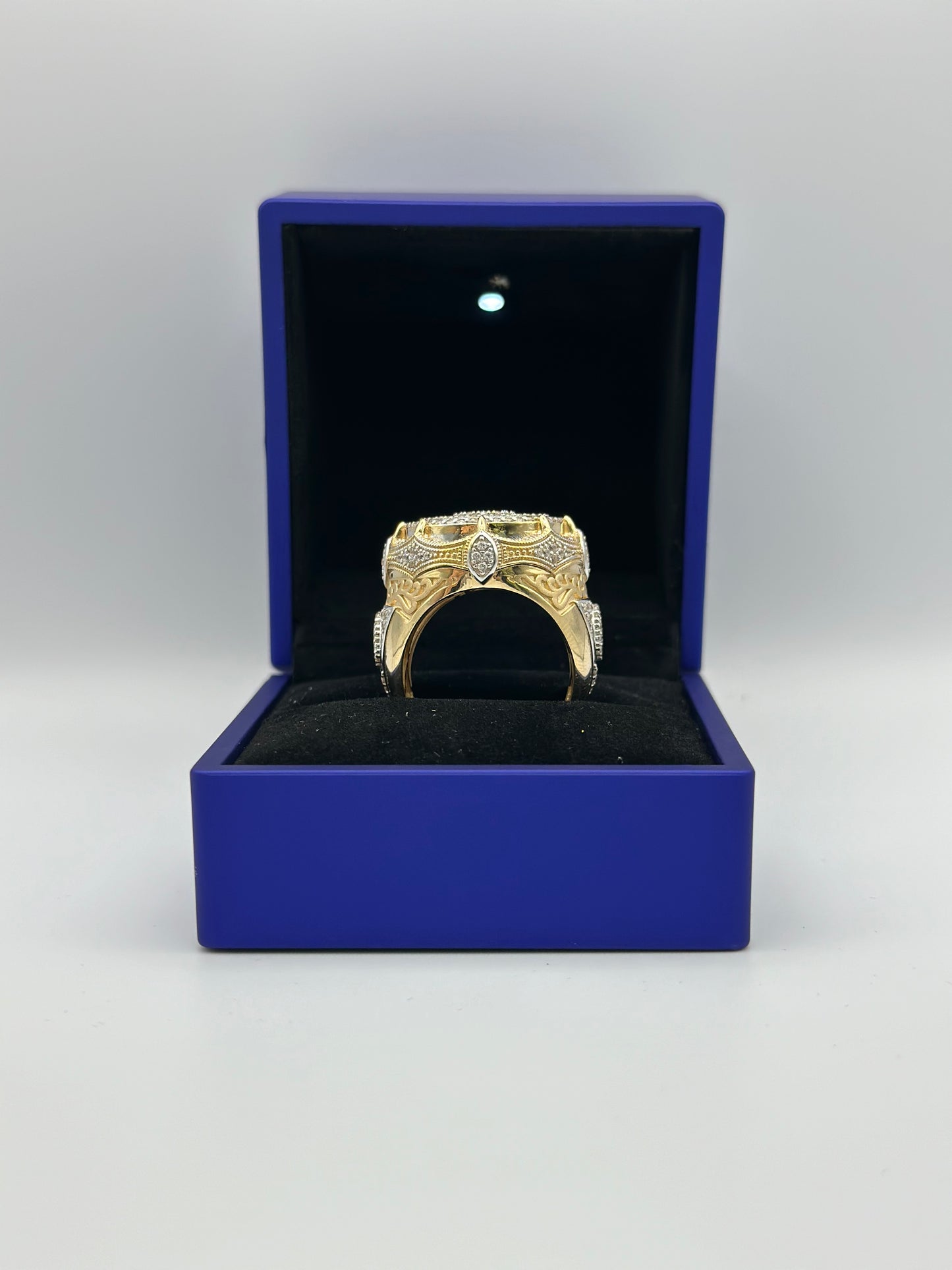 Premium design ring.