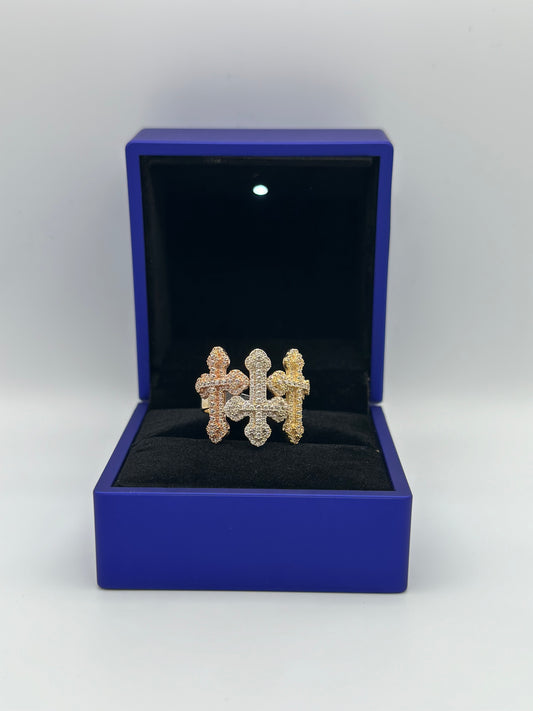 Cross design ring with three golds