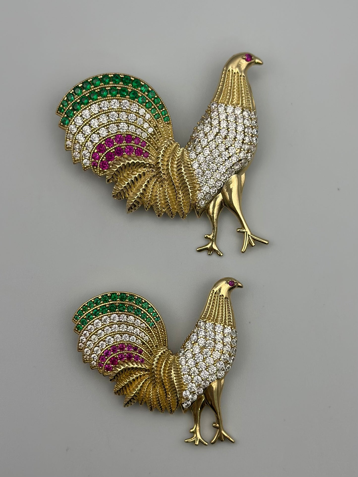 Colorful rooster medal with zirconia.