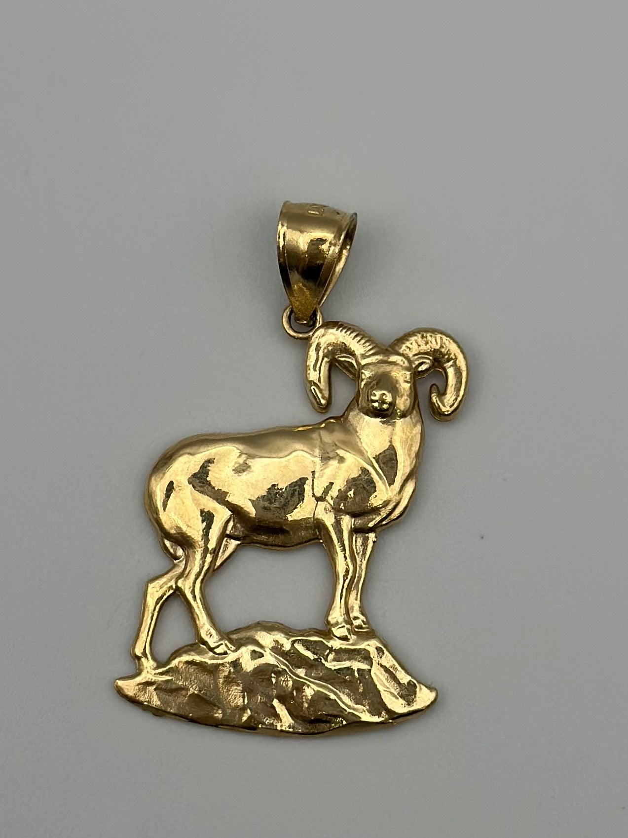 Goat plain medal.