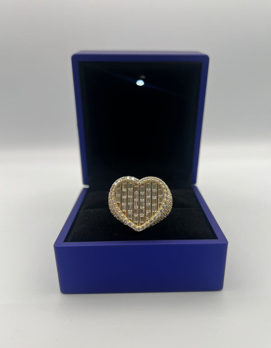 Ring with heart design in crystals.