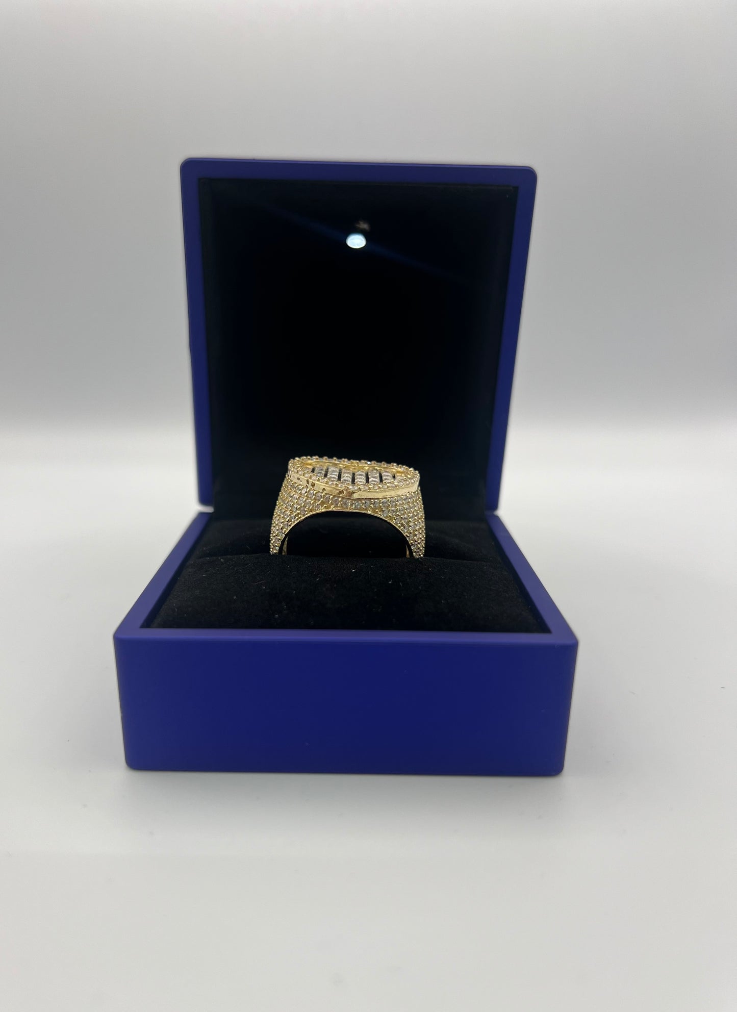 Ring with heart design in crystals.