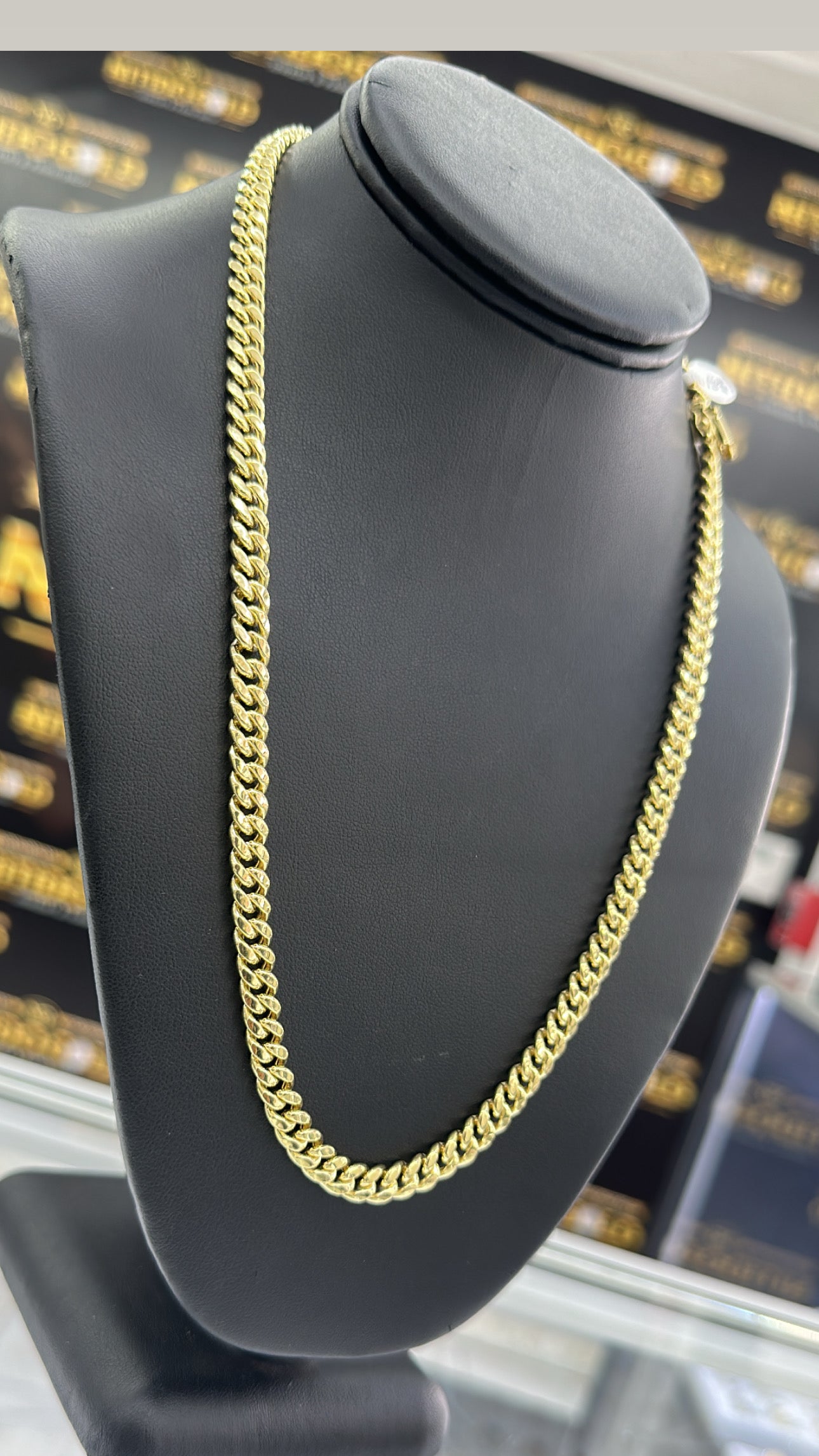 Cuban hollow chain